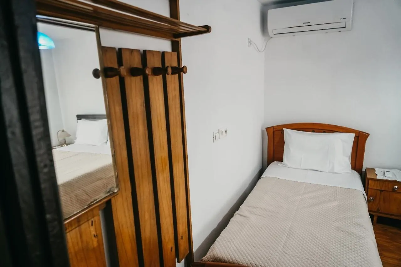 Guest House Edmond Gjirokastër 0*,  알바니아