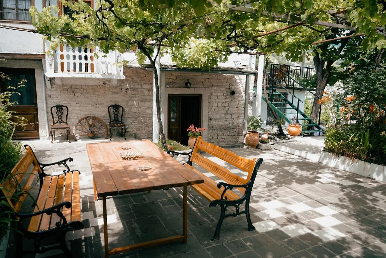Guest House Edmond Gjirokastër 0*,  알바니아